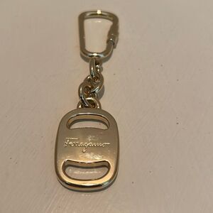 Salvatore Ferragamo Gold Tone Carabiner Style Twist Keyring Luxury
